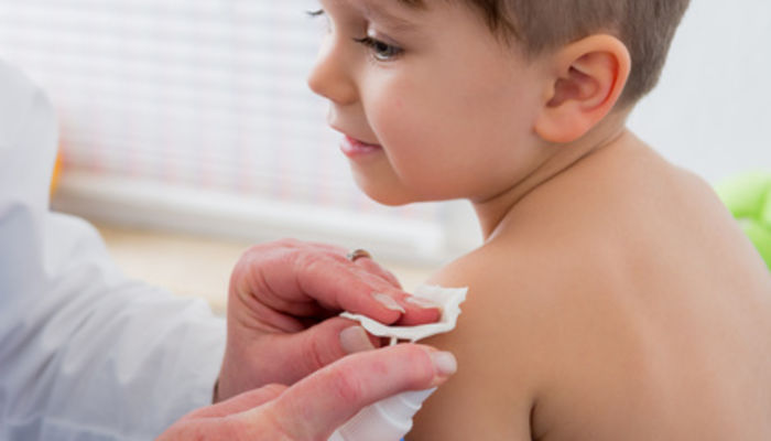 Po očkování dopřejte dítěti několikadenní klid